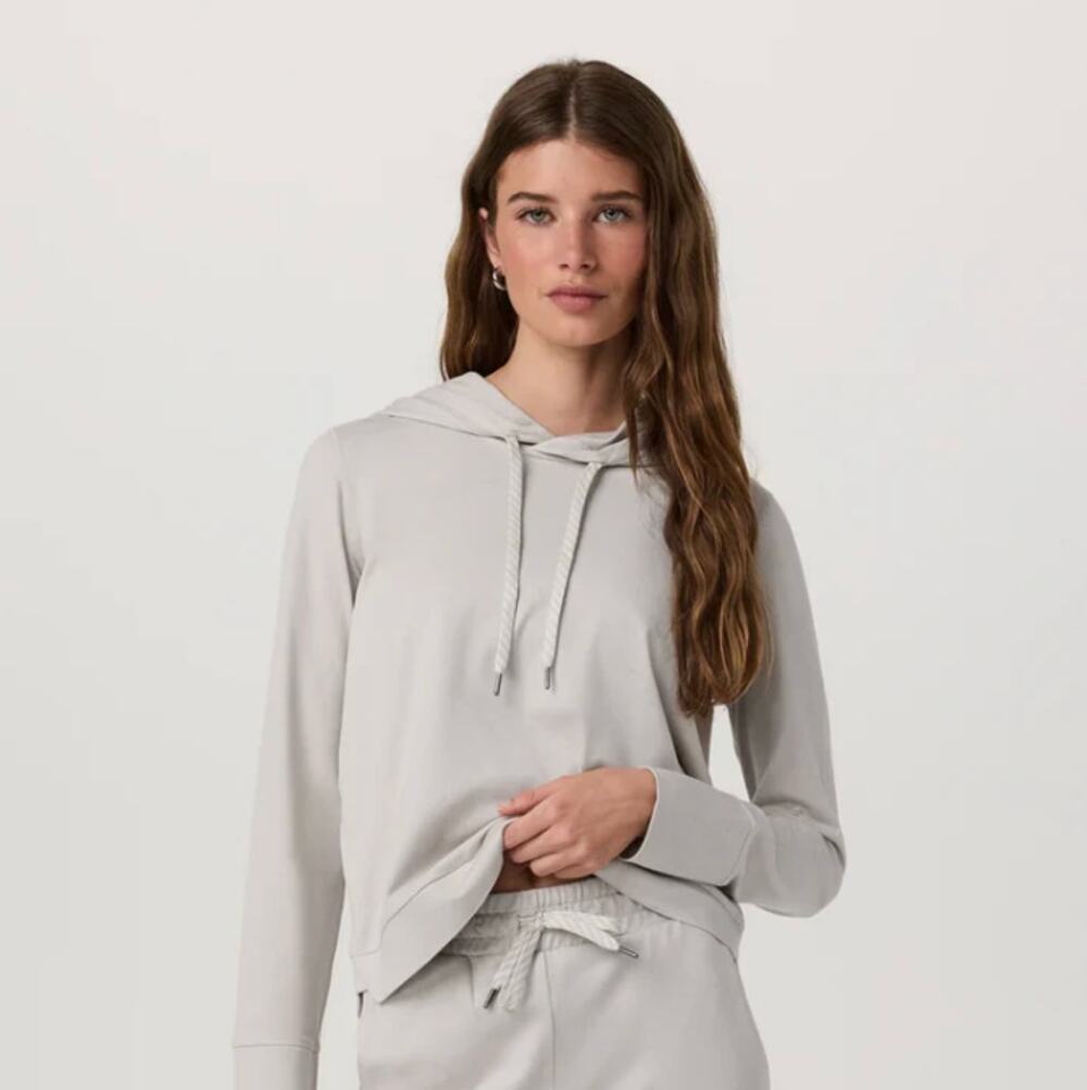 Vuori halo essential cropped hoodie - size small